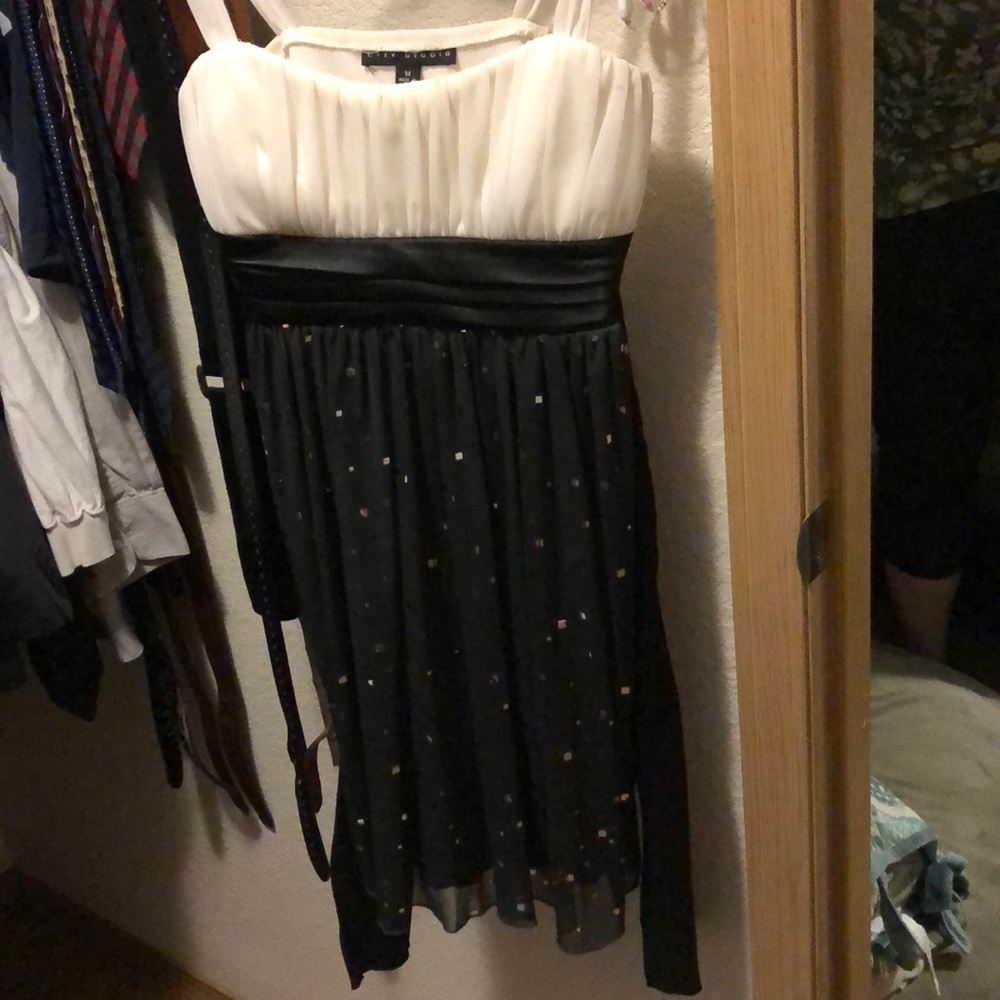 Cream and black homecoming dress 🔥